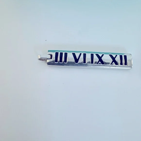 🌟 Tiffany & Co Atlas Pendant Roman Numeral Bar Pendant ‘03 925 Rare Tiffany & Co - Picture 9 of 10